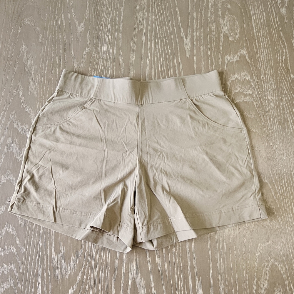 Columbia Women's Court Green Active Fit Two Pocket Stretch Shorts Size L